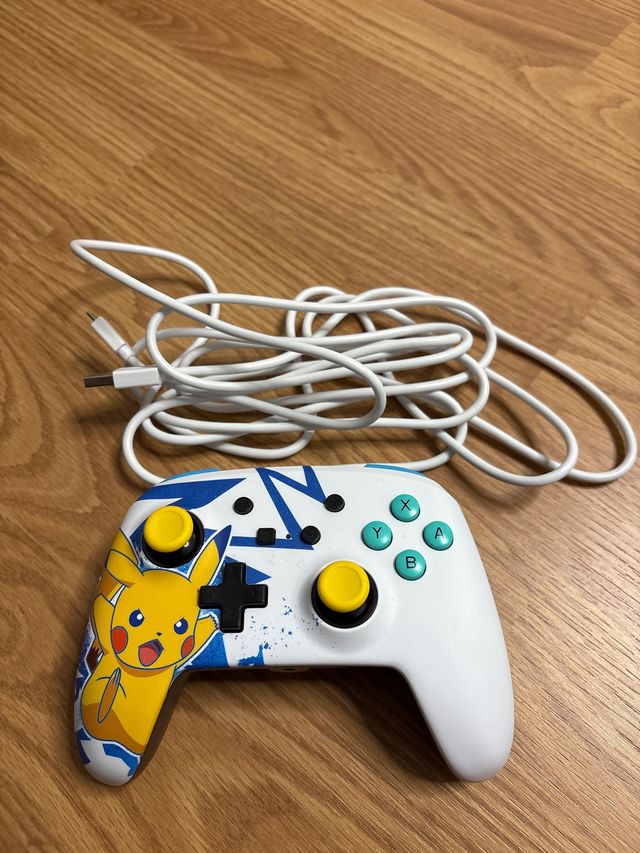 Mando Nintendo Switch Pikachu