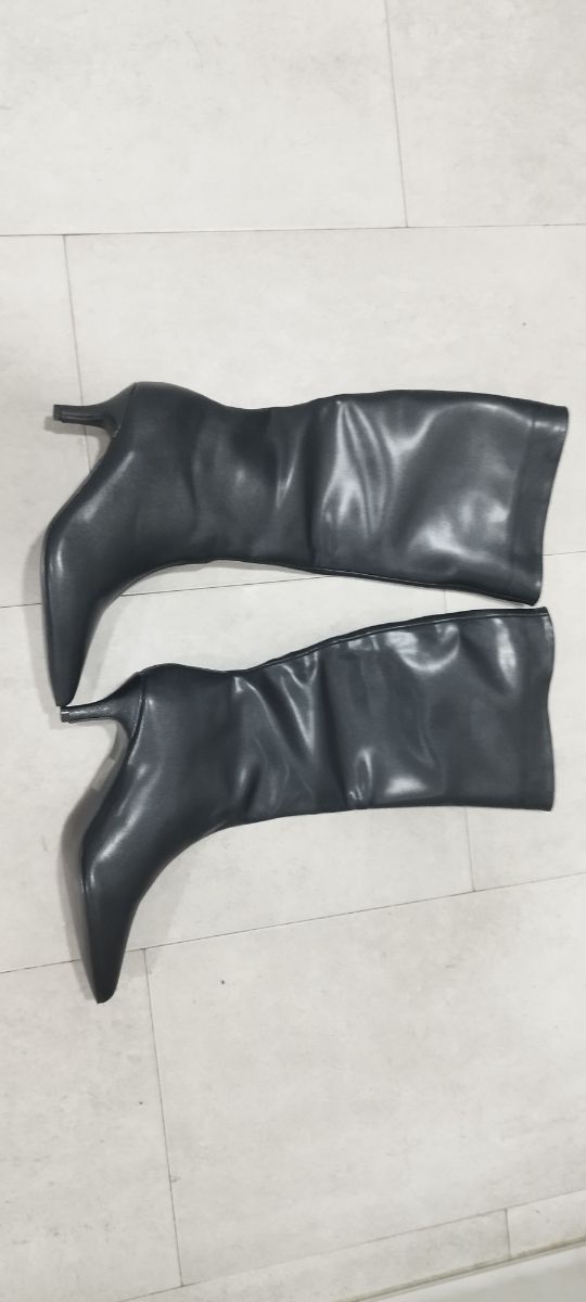 Botas altas negras talla 39