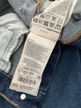 Pantalón vaquero Mango.