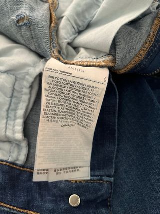 Pantalón vaquero Mango.