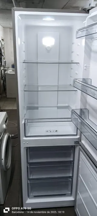 NEVERA COMBI QILIVE FREEZER ENERGÍA A+