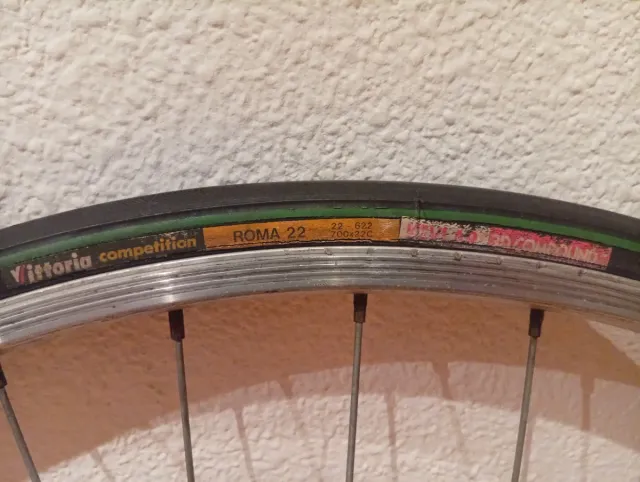 Llanta trasera 700x 22c