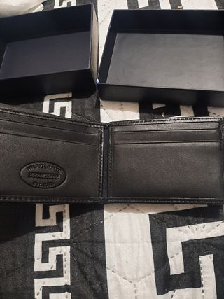 Cartera Tommy Hilfiger de cuero negra