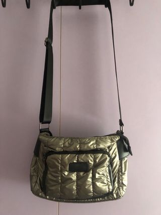 Bolso metalizado negro y plateado