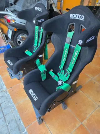Asientos Sparco  con cinturones Takata de 4 puntas