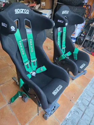 Asientos Sparco  con cinturones Takata de 4 puntas