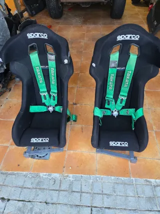 Asientos Sparco  con cinturones Takata de 4 puntas