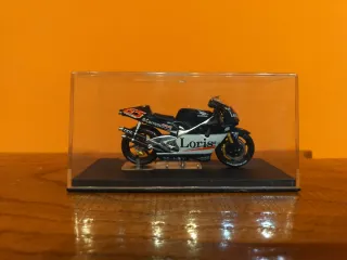 Modellino Honda NSR500 Loris Capirossi 2002