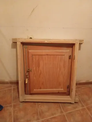 Marco de ventana rústico de madera