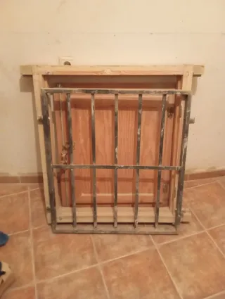 Marco de ventana rústico de madera