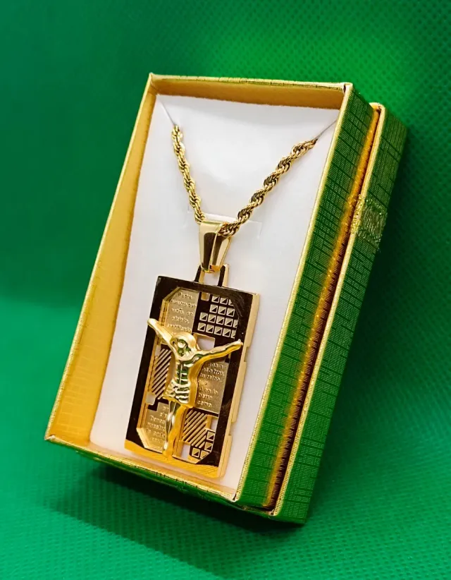 Colgante Cristo Padre Nuestro Acero Dorado