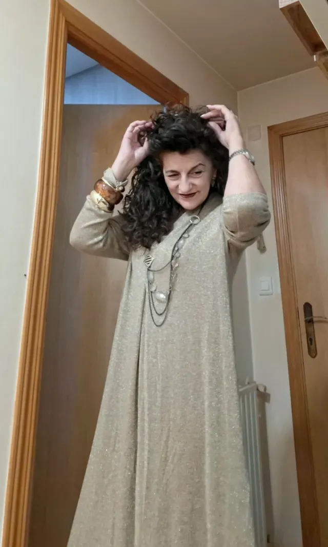 Vestido largo punto beige dorado