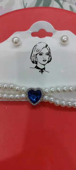 Set collana e orecchini con cuore blu