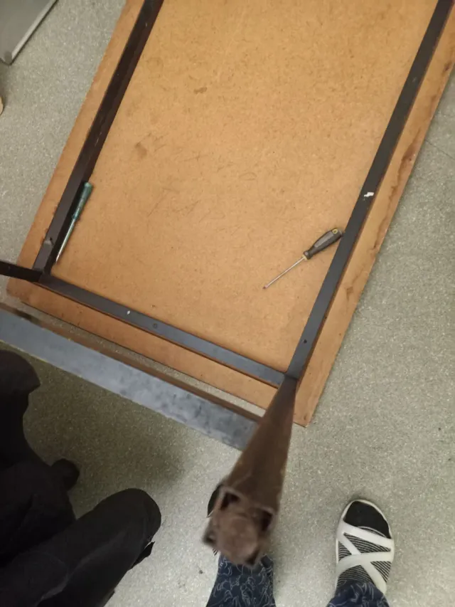 Estructura metálica mesa estilo industrial