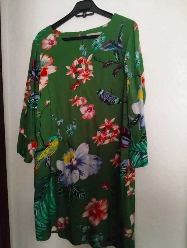 Abito con stampa floreale verde