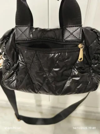 Bolso bandolera negro acolchado