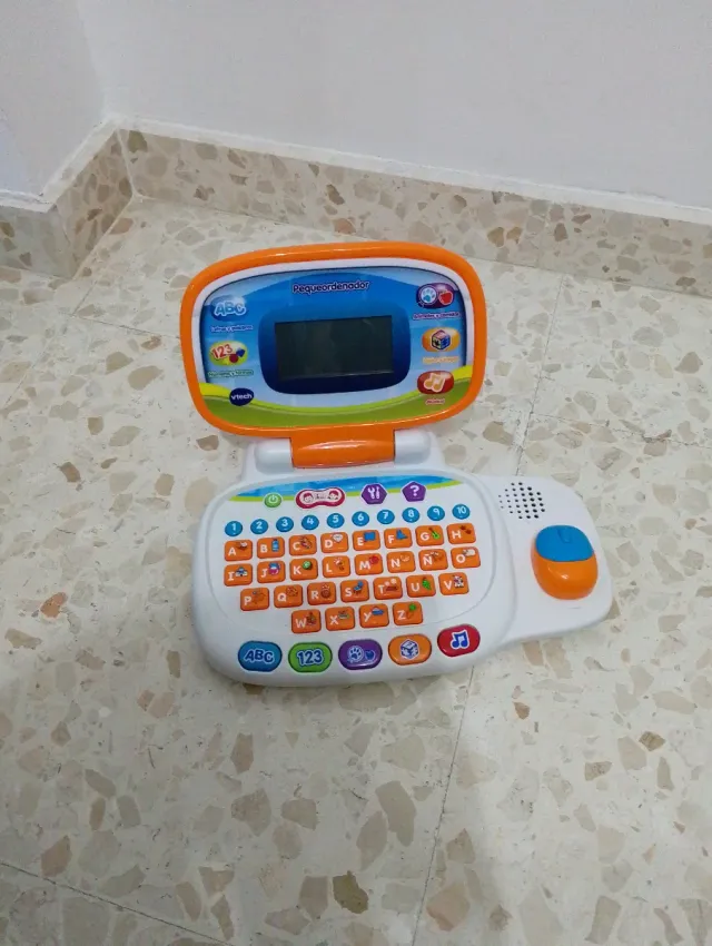 Pequeordenador VTech Naranja y Blanco