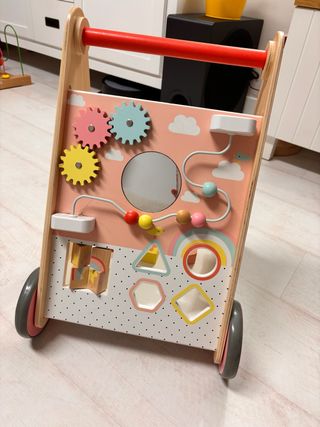 Correpasillos madera con actividades