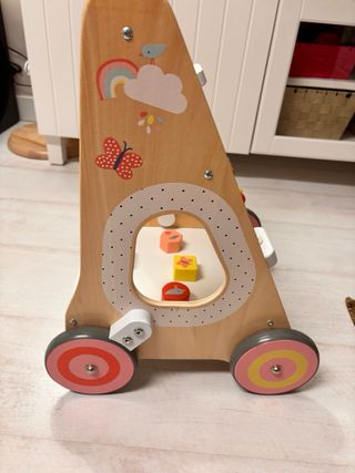 Correpasillos madera con actividades