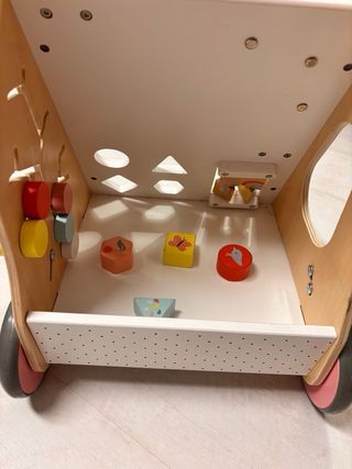 Correpasillos madera con actividades