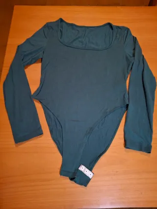 Body Shein verde oscuro escotado T/L