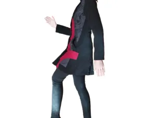 Abrigo Desigual mujer negro y rojo