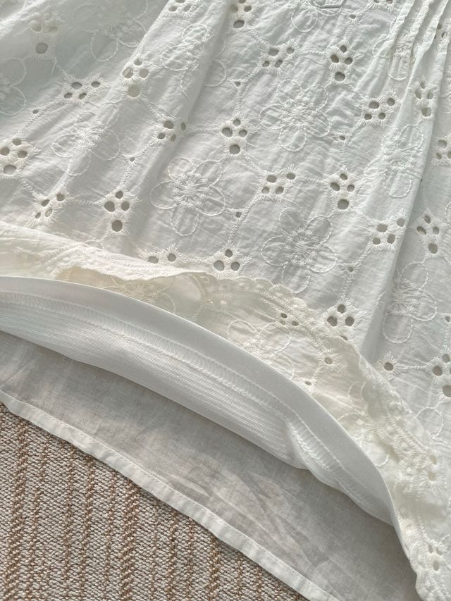 Blusa blanca bordada mujer.