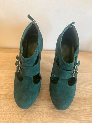 Zapatos de tacón verde ante
