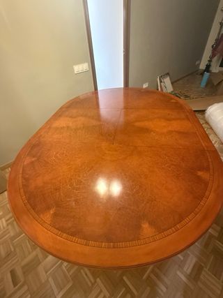 Mesa de comedor redonda de madera maciza