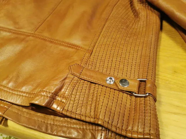 Chaqueta de cuero marrón