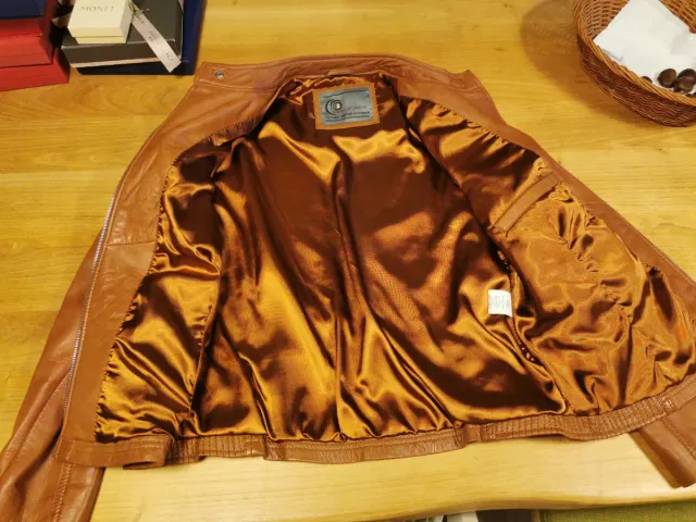 Chaqueta de cuero marrón