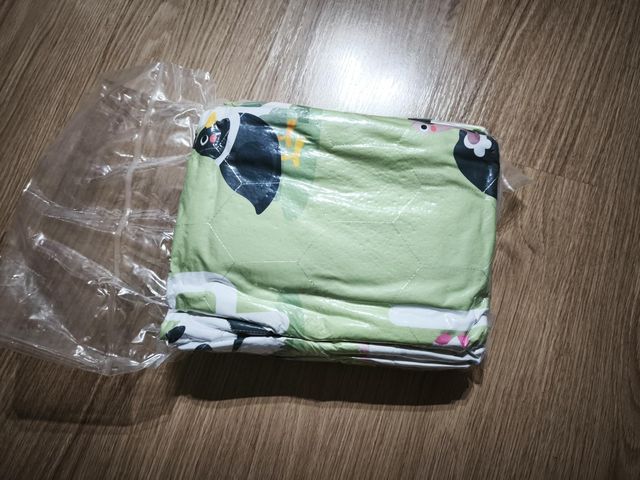 Alfombra infantil ABC acolchada 127x127 cm