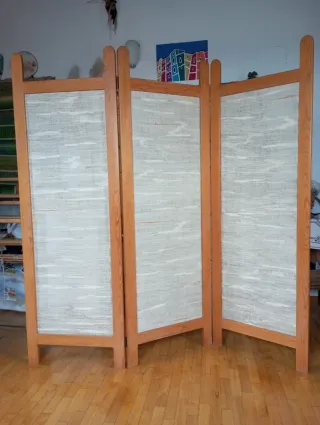 Biombo de madera y tela