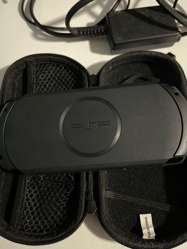 PSP Street Negra con funda