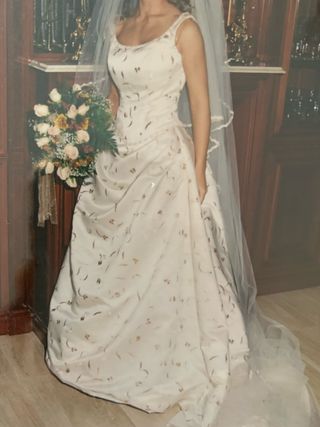 Vestido de Novia Pronovias Blanco y Dorado