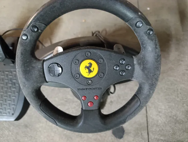 Volante Ferrari multifunción consola