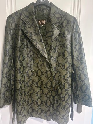 Chaqueta efecto piel serpiente VN Talla M