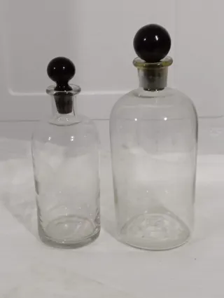 2 Vecchie Bottiglie di Vetro Soffiato Antiche