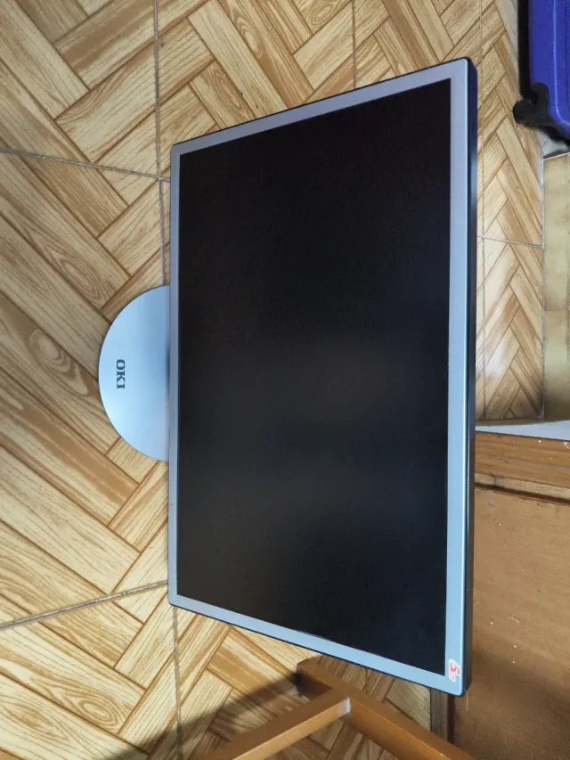 Monitor OKI 22"