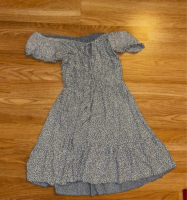 Cada prenda se vende por 5€