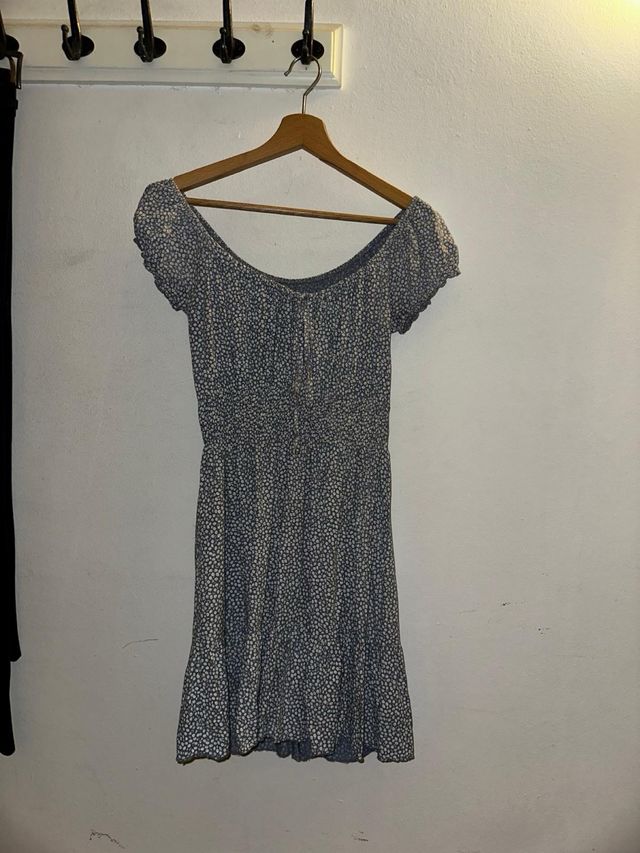 Cada prenda se vende por 5€