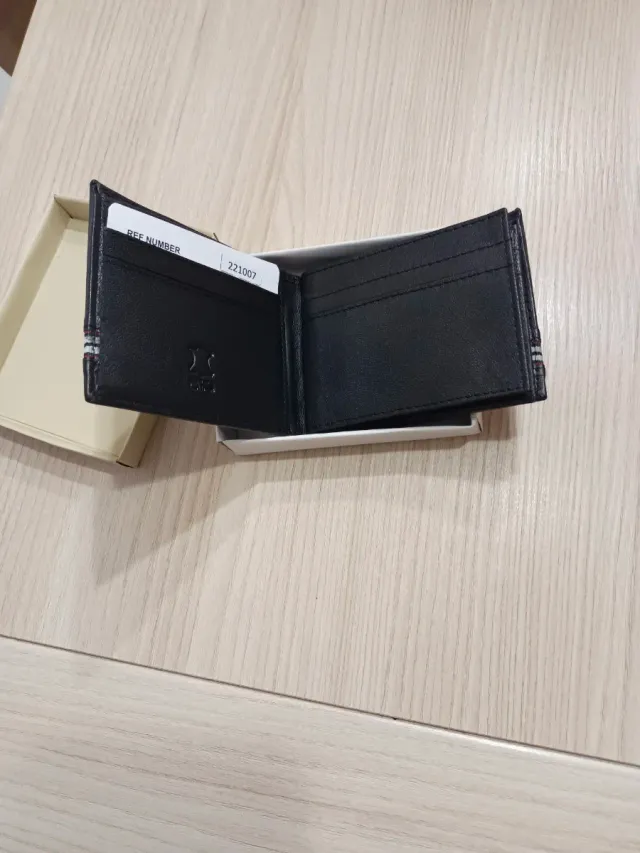 Cartera de caballero con rayas