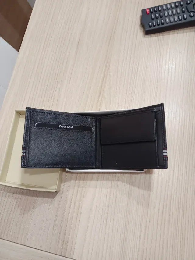 Cartera de caballero con rayas