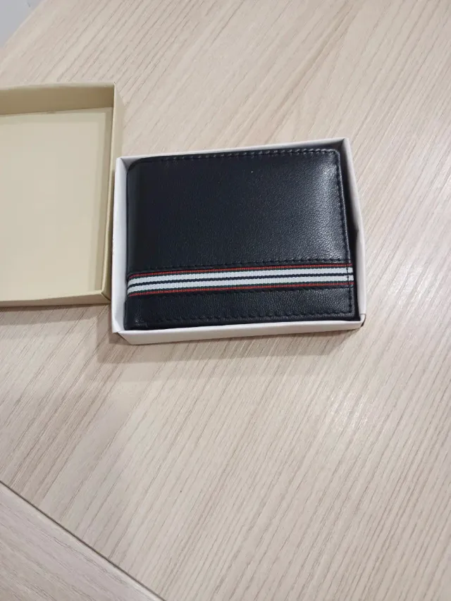 Cartera de caballero con rayas