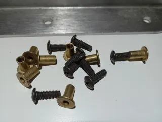 8 Tornillos para protecciones skate Old School