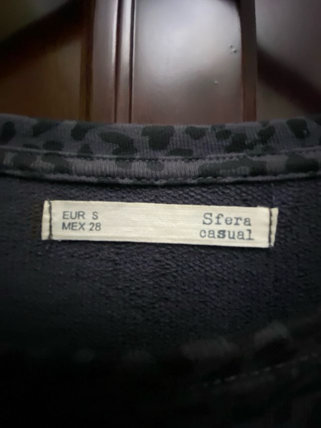 Sudadera animal print gris