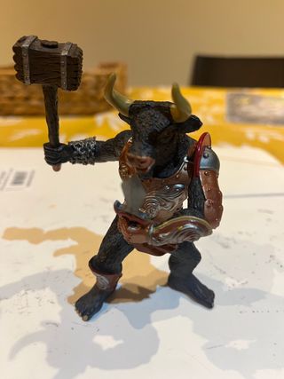 Minotauro Guerrero Martillo Juguete Figura
