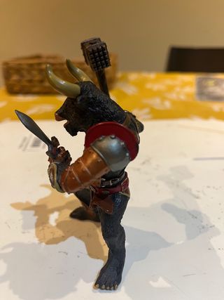 Minotauro Guerrero Martillo Juguete Figura