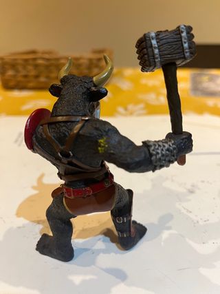 Minotauro Guerrero Martillo Juguete Figura