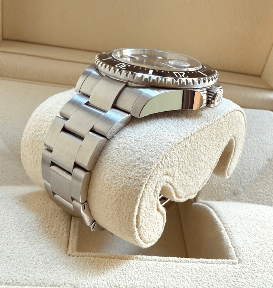 Reloj elegante de vestir absolutamente nuevo